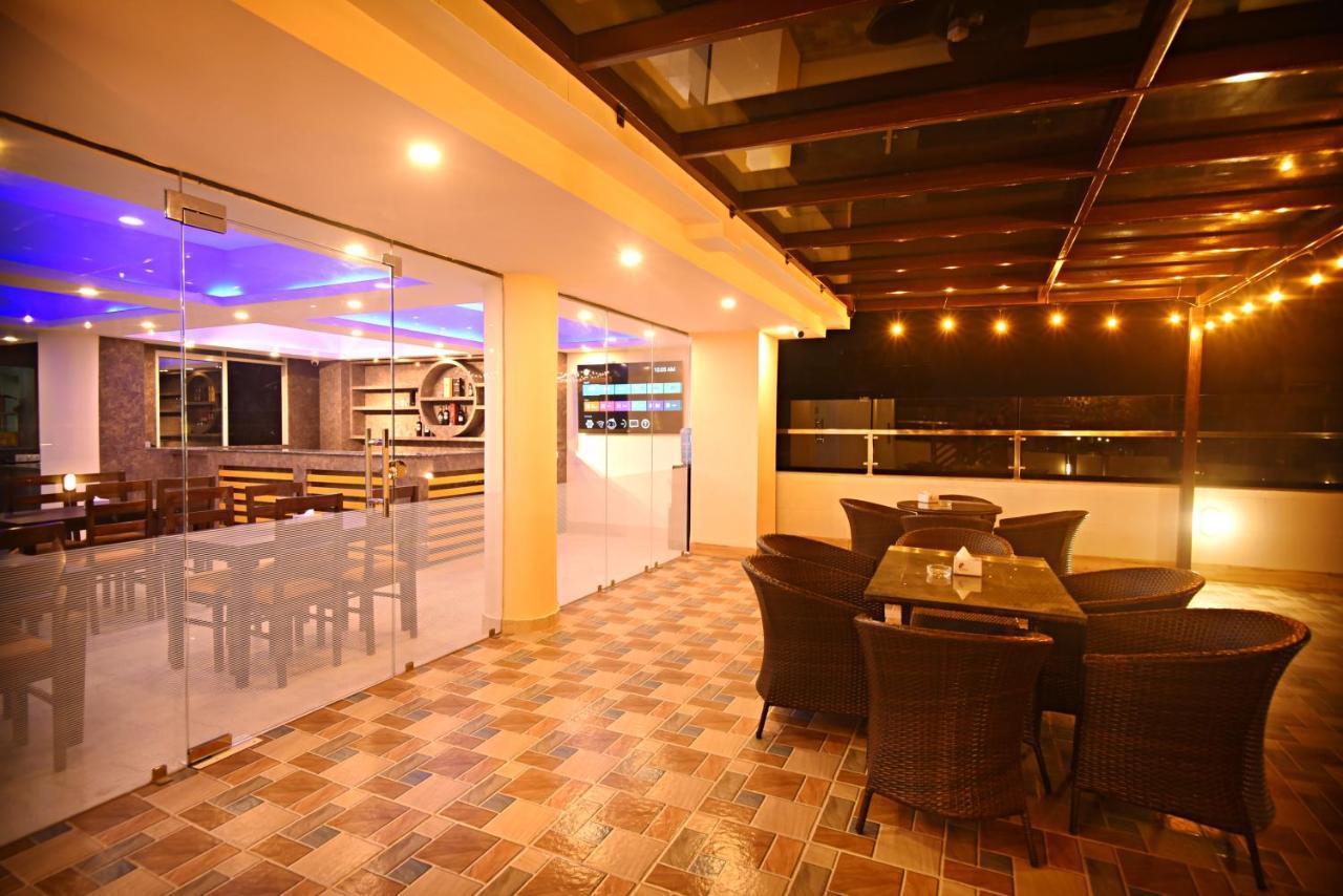 Hotel Simal Kathmandu Bagian luar foto