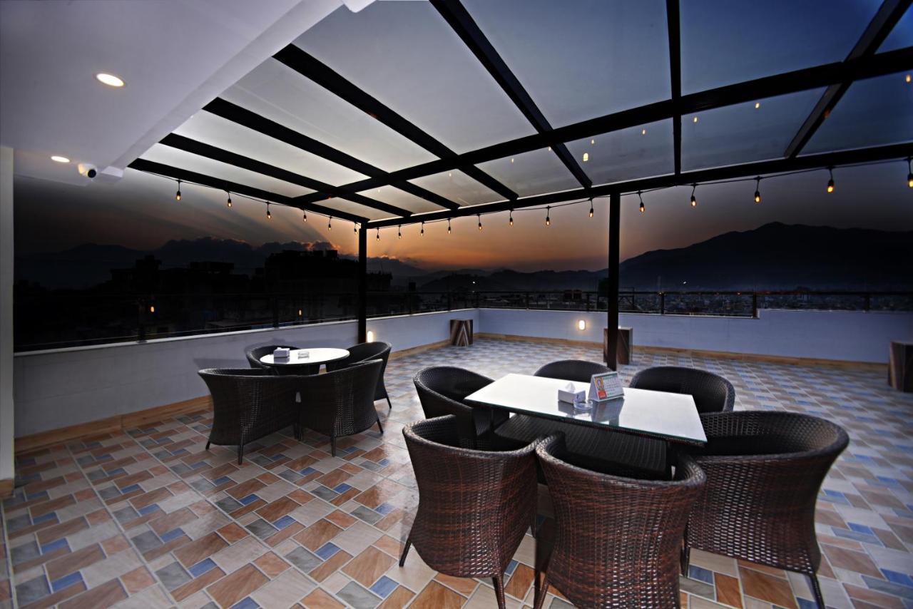 Hotel Simal Kathmandu Bagian luar foto