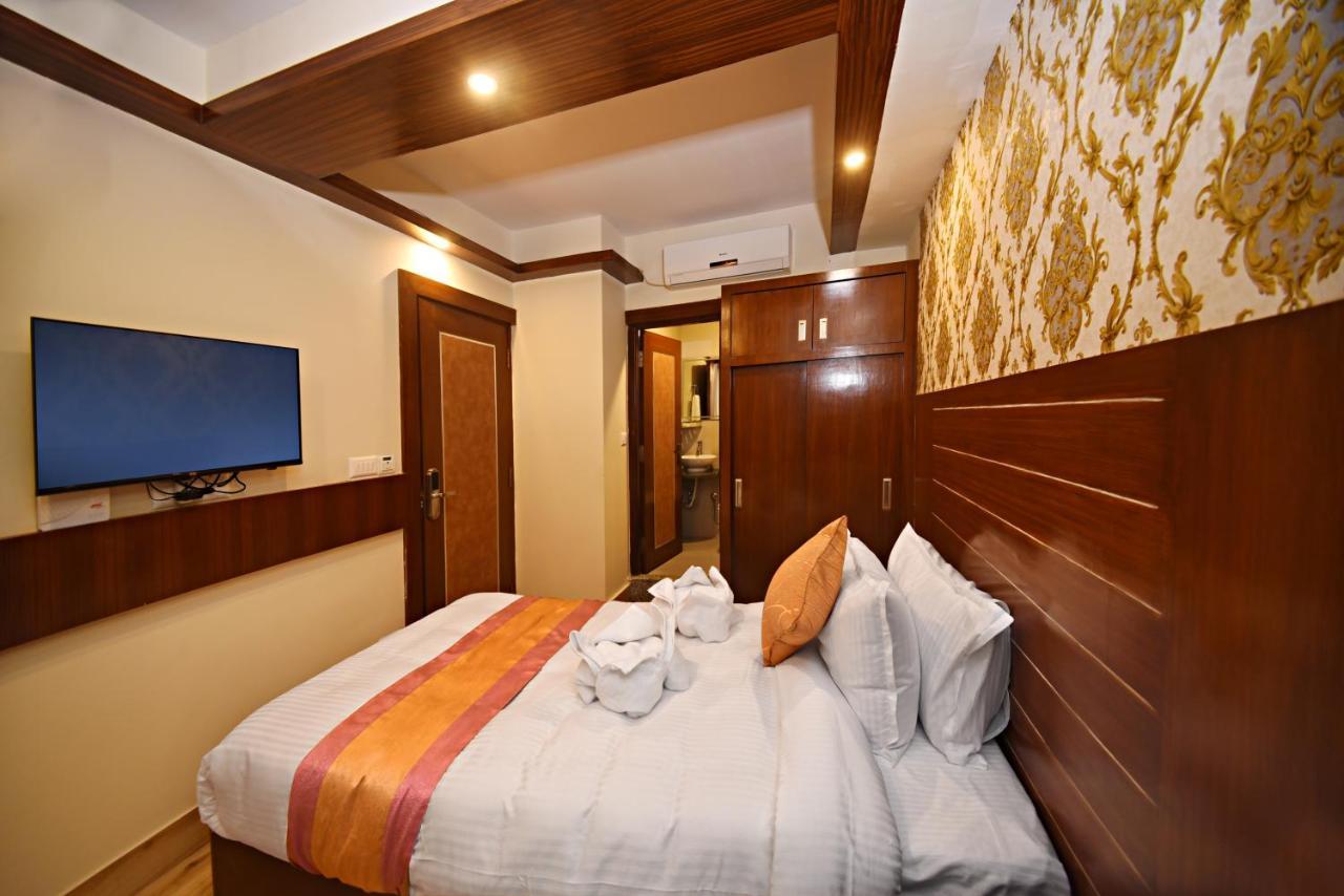 Hotel Simal Kathmandu Bagian luar foto