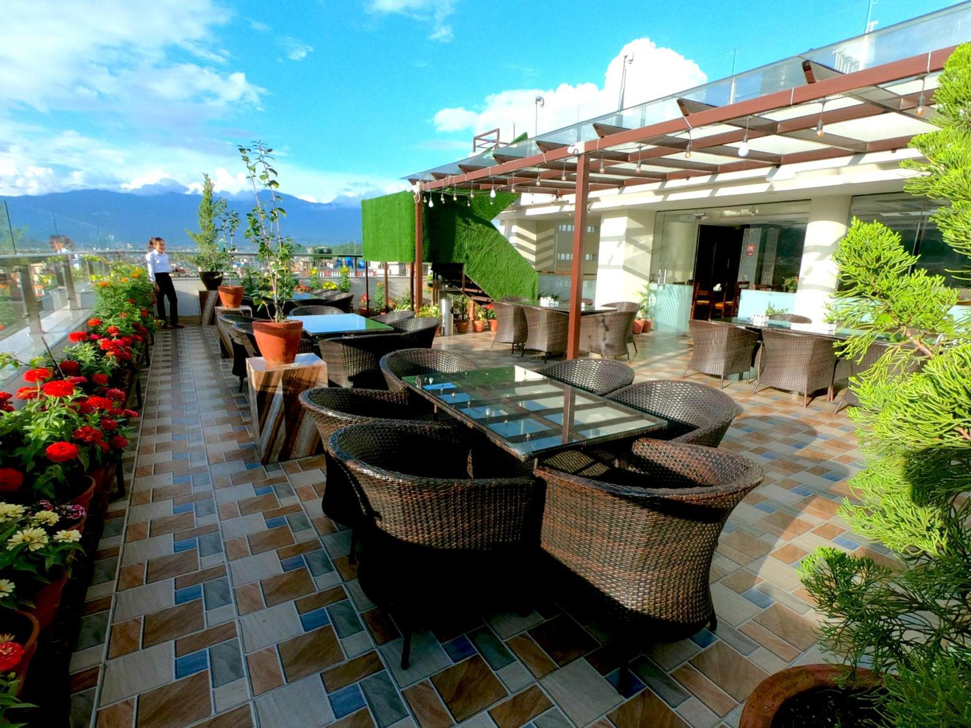 Hotel Simal Kathmandu Bagian luar foto