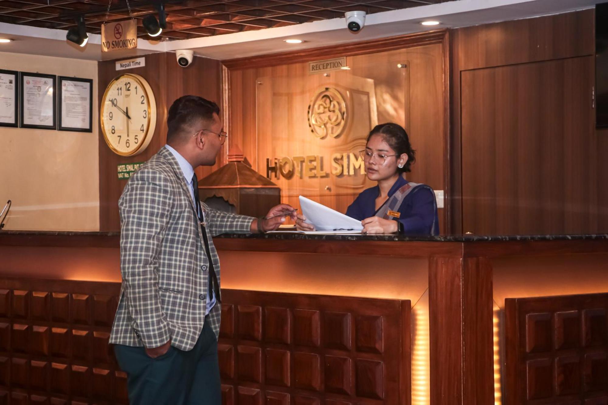 Hotel Simal Kathmandu Bagian luar foto