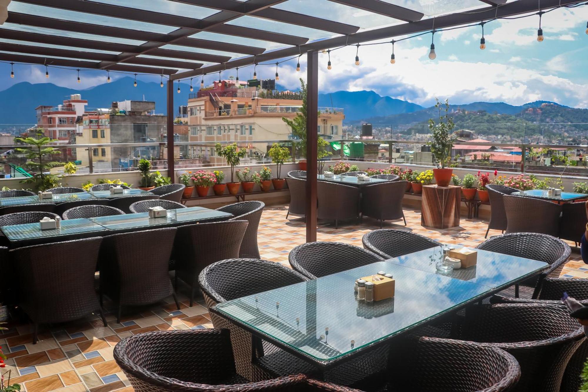 Hotel Simal Kathmandu Bagian luar foto